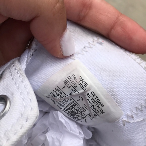 White converse - Picture 3 of 4